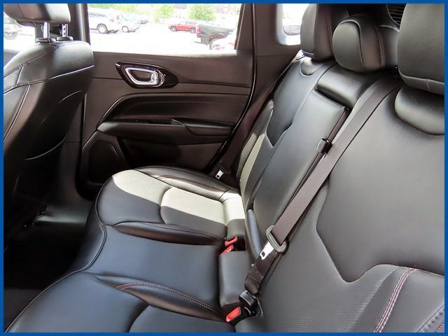 Used 2023 Jeep Compass Limited AWD/4WD image 10
