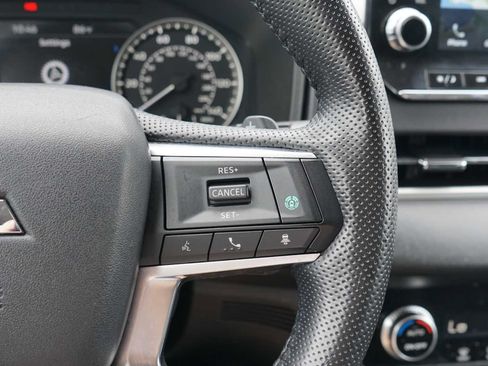 Used 2023 Mitsubishi Outlander SE FWD image 15