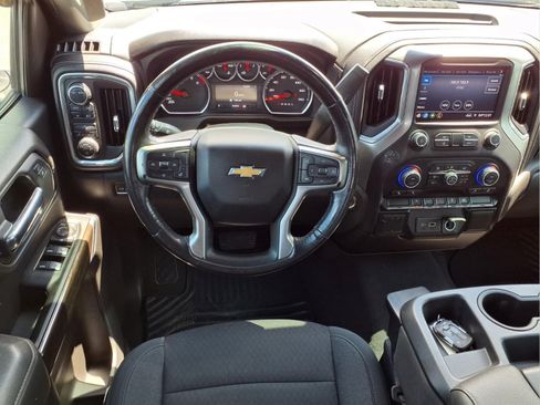 Used 2022 Chevrolet Silverado 1500 LT AWD/4WD image 7