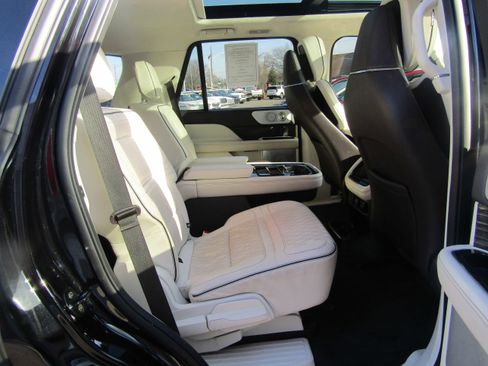 Used 2022 Lincoln Navigator Black Label image 26
