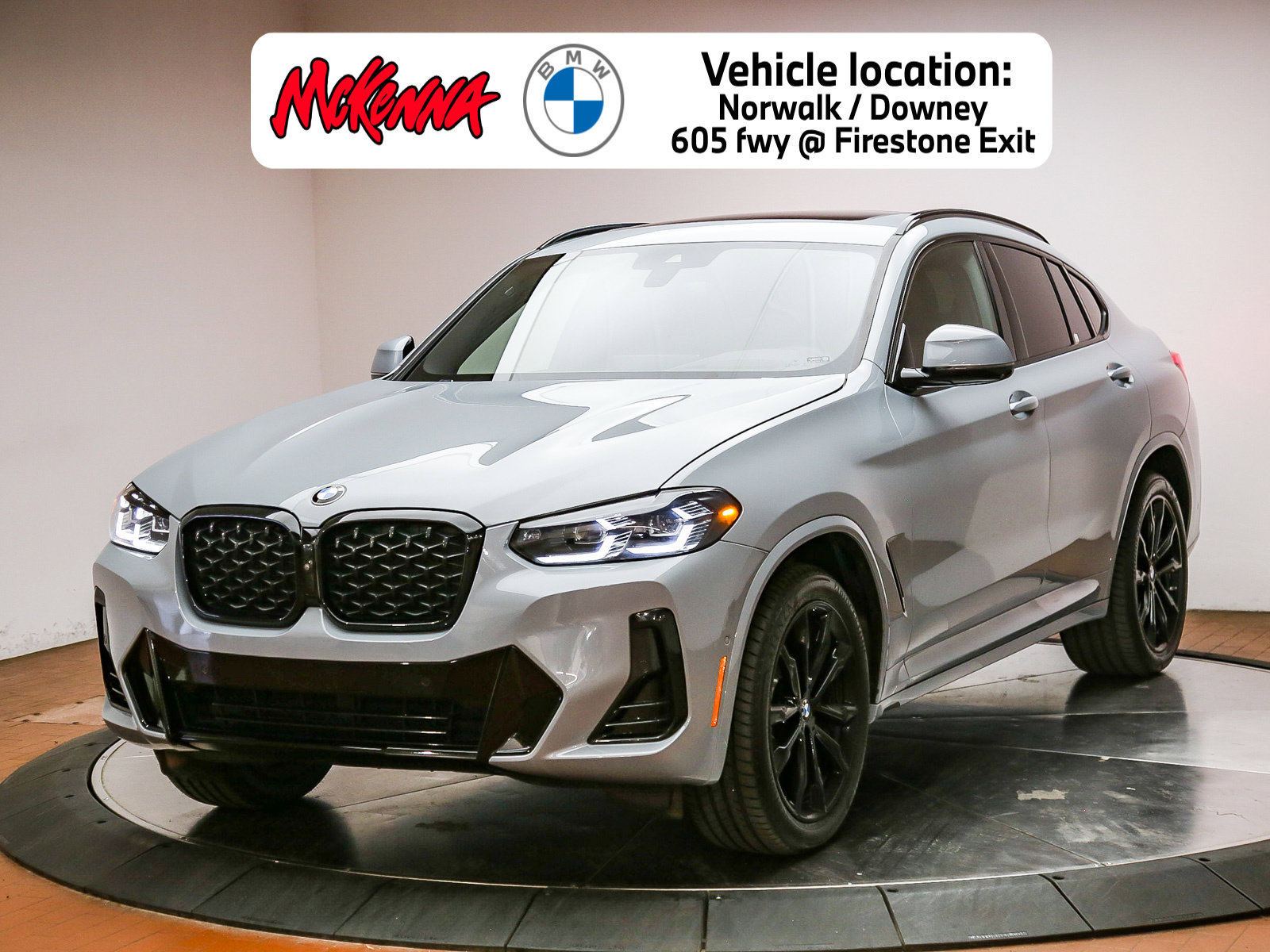 Used 2024 BMW X4 xDrive30i w/ Premium Package AWD/4WD image 1