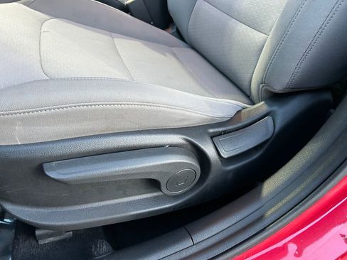 Used 2020 Hyundai Elantra SEL image 14