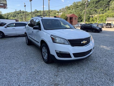 Used 2017 Chevrolet Traverse LS AWD/4WD image 6