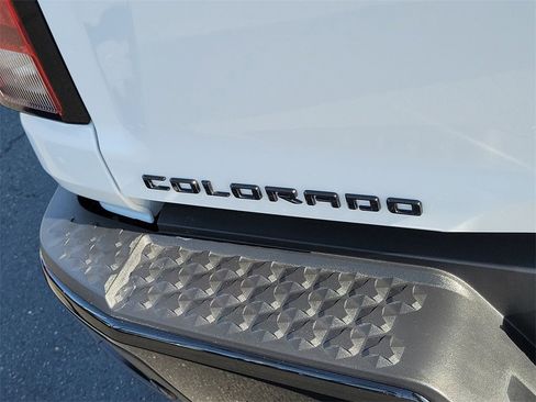 Used 2025 Chevrolet Colorado Z71 w/ Midnight Edition image 22