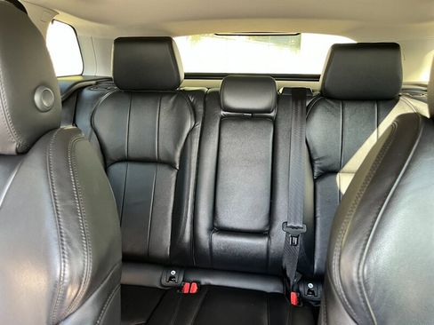 Used 2018 Land Rover Range Rover Evoque SE image 24