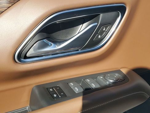 Used 2021 Chevrolet Suburban High Country image 46