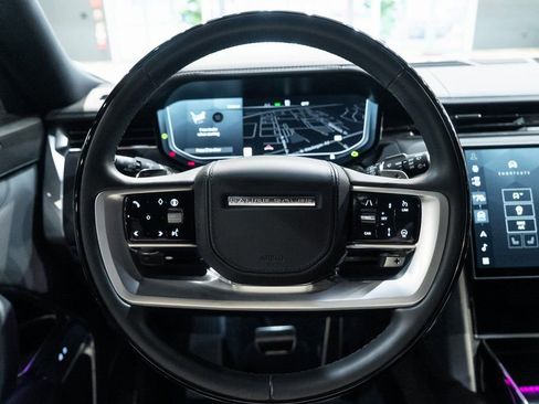 Used 2024 Land Rover Range Rover SE image 5