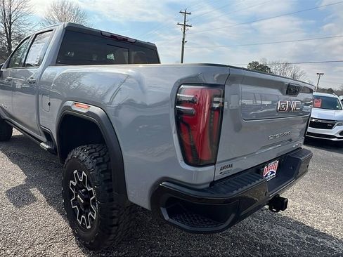 Used 2024 GMC Sierra 2500 AT4X image 7