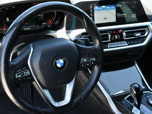 Used 2020 BMW 330i Sedan w/ Convenience Package RWD image 13