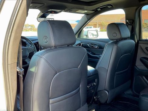 Used 2023 Chevrolet Traverse High Country image 12