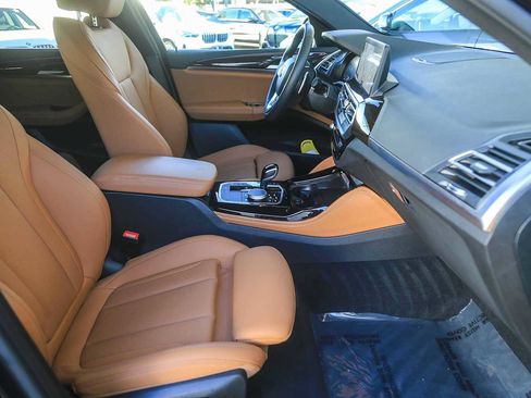 Used 2025 BMW X4 xDrive30i image 13