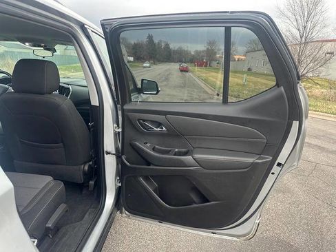 Used 2019 Chevrolet Traverse LT image 28