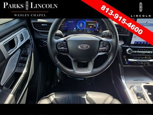 Used 2023 Ford Explorer Platinum w/ Technology Package AWD/4WD image 12
