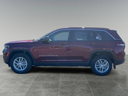 New 2026 Jeep Grand Cherokee Laredo RWD image 2