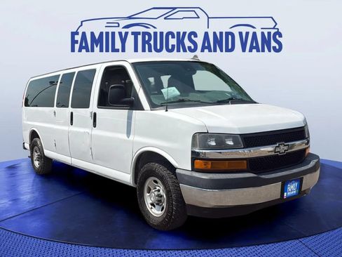 Used 2020 Chevrolet Express 3500 LT w/ LT Preferred Equipment Group RWD image 7