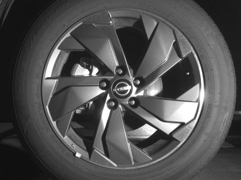 Used 2025 Nissan Rogue SV FWD image 12