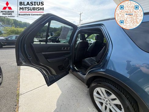 Used 2018 Ford Explorer XLT w/ Equipment Group 202A AWD/4WD image 43