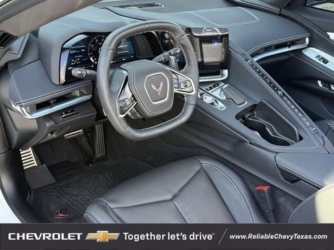Used 2025 Chevrolet Corvette Stingray Preferred Conv w/ Z51 Performance Package RWD image 12