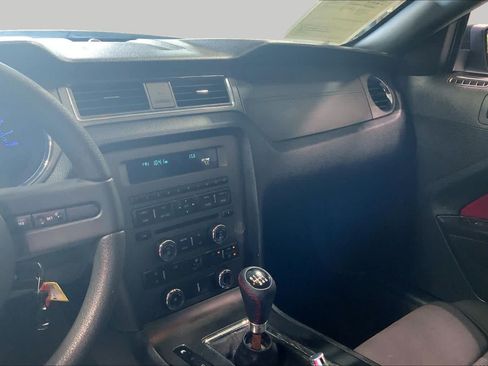 Used 2011 Ford Mustang Coupe w/ V6 Performance Pkg RWD image 5