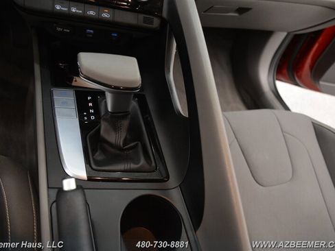Used 2024 Hyundai Elantra SEL FWD image 33