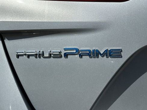 Used 2019 Toyota Prius Prime Premium image 5