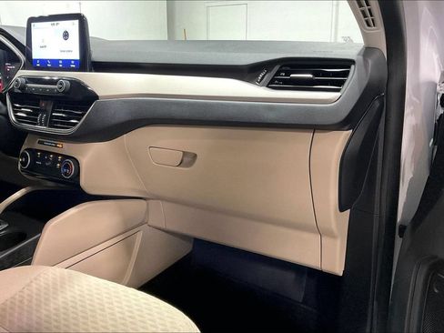 Used 2022 Ford Escape SE FWD image 19