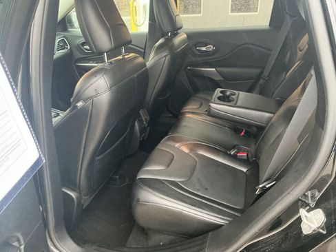 Used 2019 Jeep Cherokee Limited image 6