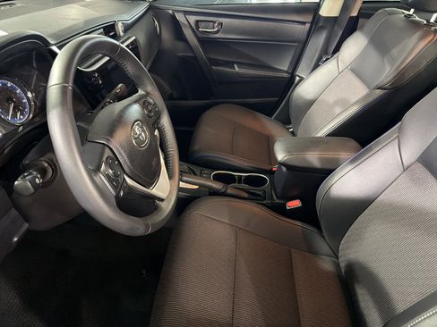 Used 2018 Toyota Corolla SE FWD image 12