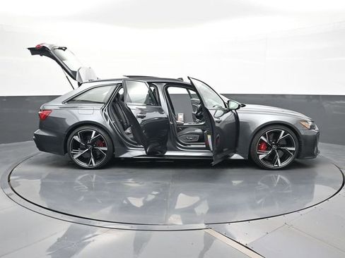 Used 2021 Audi RS 6 w/ Carbon Optic Package AWD/4WD image 32