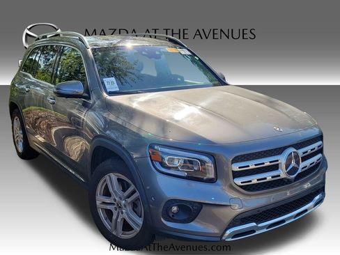 Used 2023 Mercedes-Benz GLB 250 4MATIC w/ Premium Package image 8
