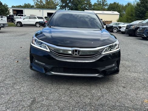 Used 2017 Honda Accord Sport image 2