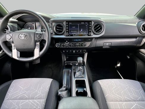 Used 2023 Toyota Tacoma TRD Off-Road w/ Technology Package AWD/4WD image 15