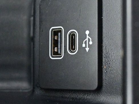 Used 2025 Ford Expedition Platinum w/ Stealth Performance Package image 32