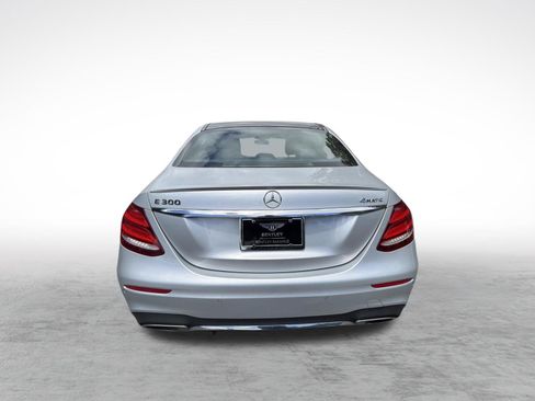 Used 2017 Mercedes-Benz E 300 4MATIC image 9