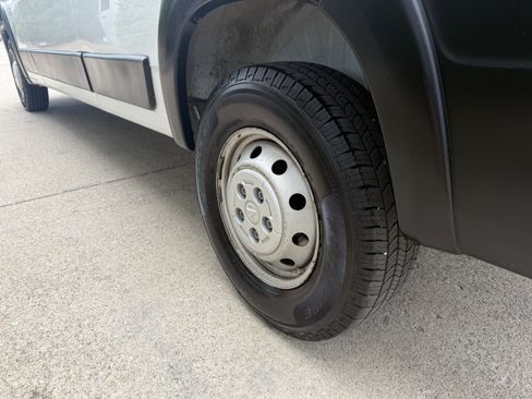 Used 2023 RAM ProMaster 2500 FWD image 12