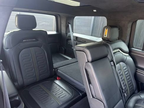 Used 2025 Rivian R1S Adventure AWD/4WD image 25