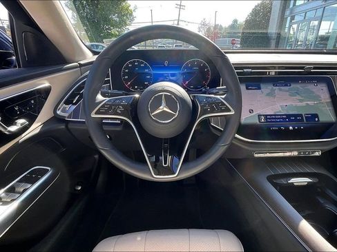 Used 2026 Mercedes-Benz E 350 4MATIC Sedan image 5