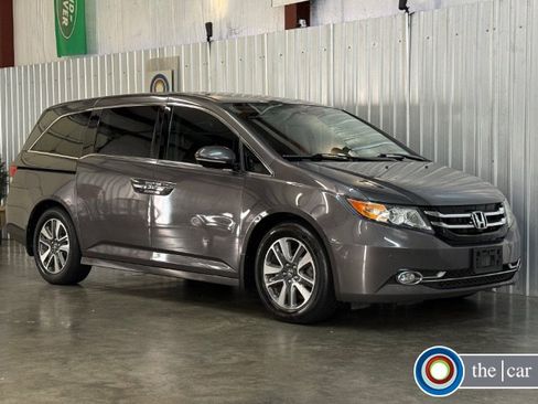 Used 2015 Honda Odyssey Touring Elite image 6