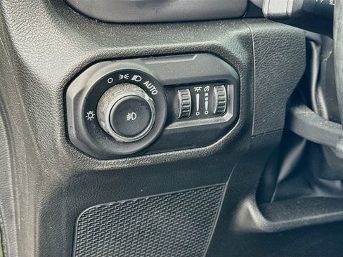 Certified 2022 Jeep Wrangler Unlimited Sport w/ Sun And Sound Package AWD/4WD image 11