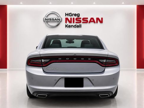 Used 2022 Dodge Charger SXT RWD image 6