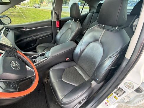 Used 2018 Toyota Camry XSE FWD image 26