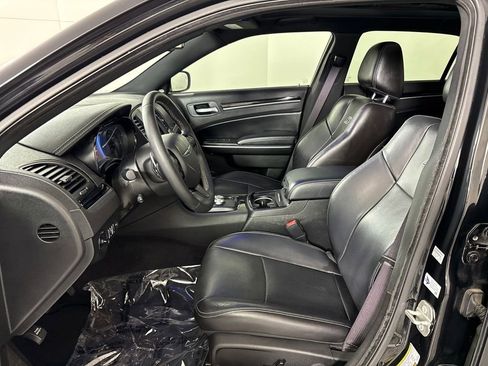 Used 2023 Chrysler 300 S w/ Comfort Group RWD image 27
