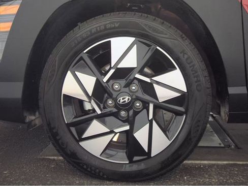 Used 2024 Hyundai Kona SEL FWD image 13