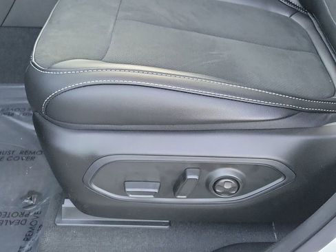 New 2025 Jeep Grand Cherokee L Altitude image 11