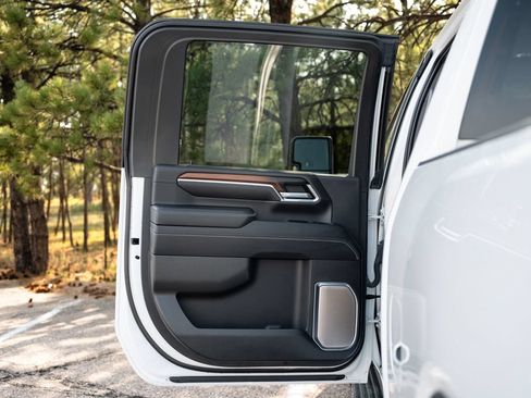 Used 2024 GMC Sierra 2500 Denali w/ Denali Reserve Package AWD/4WD image 28