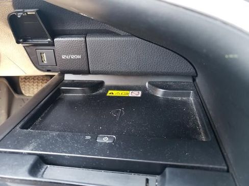 Used 2024 Toyota Camry XLE FWD image 18