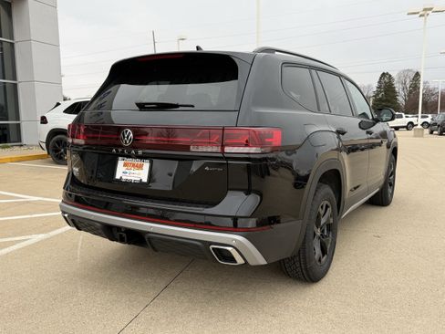 New 2026 Volkswagen Atlas Peak Edition AWD/4WD image 4