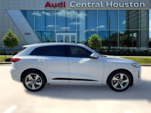 New 2025 Audi Q5 Prestige image 8