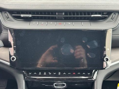 New 2026 Jeep Grand Cherokee Altitude AWD/4WD image 9