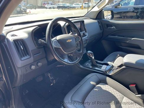 Used 2022 Chevrolet Colorado Z71 w/ Z71 Midnight Edition AWD/4WD image 12